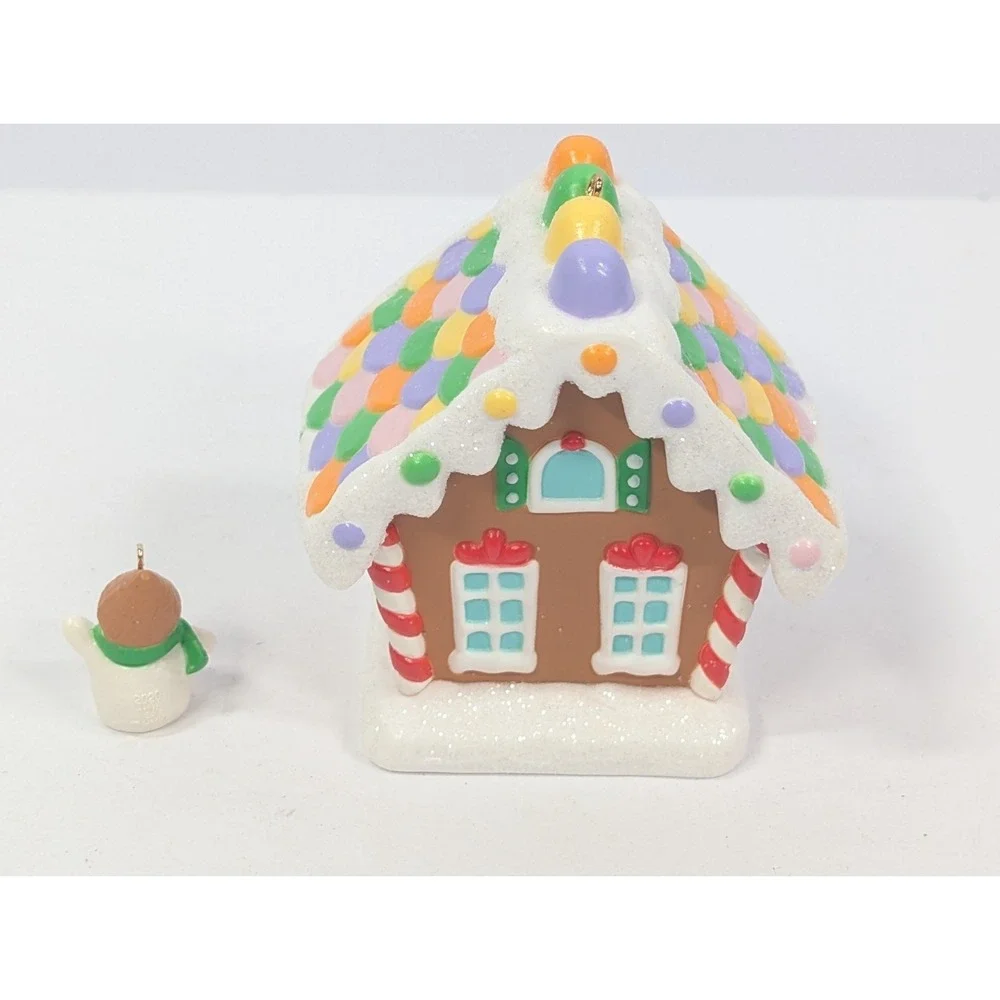 Hallmark 'Gingerbread‎ Surprise' 2020 Member Exclusive Ornament